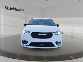 2024 Chrysler Pacifica Touring-L FWD in Stratford, Ontario - 2 - w320h240px