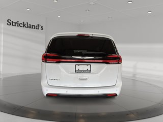 2024 Chrysler Pacifica Touring-L FWD in Stratford, Ontario - 3 - w320h240px