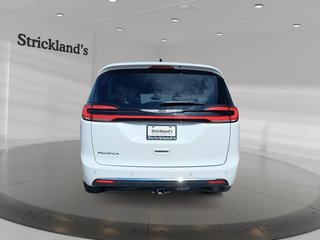2024 Chrysler Pacifica Touring-L FWD in Stratford, Ontario - 3 - w320h240px