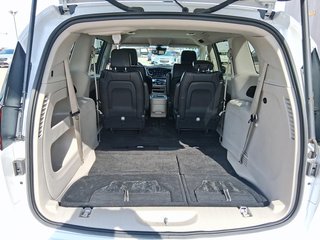 2024 Chrysler Pacifica Touring-L FWD in Stratford, Ontario - 6 - w320h240px