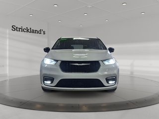 2024 Chrysler Pacifica Touring-L FWD in Stratford, Ontario - 2 - w320h240px