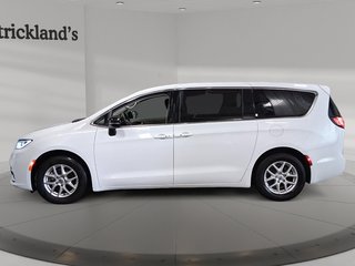 2024 Chrysler Pacifica Touring-L FWD in Stratford, Ontario - 5 - w320h240px