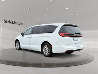 2024 Chrysler Pacifica Touring-L FWD in Stratford, Ontario - 4 - w320h240px