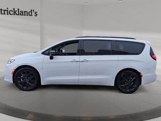 2025 Chrysler Pacifica Limited FWD in Stratford, Ontario - 5 - w320h240px