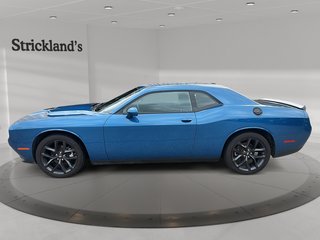 2023 Dodge Challenger SXT RWD in Stratford, Ontario - 5 - w320h240px