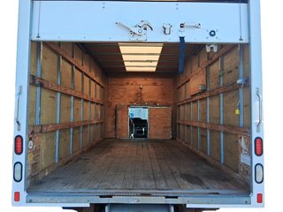 2018 Ford Econoline Van Cutaway E-450 DRW in Stratford, Ontario - 6 - w320h240px