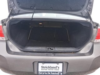 2009 Ford Focus SEL 4D Sedan in Stratford, Ontario - 6 - w320h240px