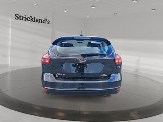 2015 Ford Focus Hatchback SE in Stratford, Ontario - 3 - w320h240px