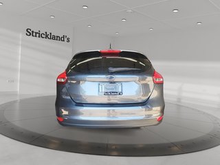 2016 Ford Focus Hatchback SE in Stratford, Ontario - 3 - w320h240px