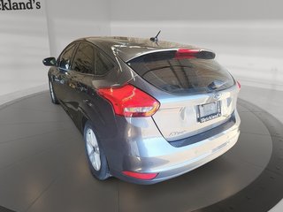 2016 Ford Focus Hatchback SE in Stratford, Ontario - 4 - w320h240px