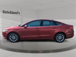 2017 Ford Fusion SE FWD in Stratford, Ontario - 5 - w320h240px