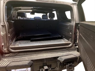 2024 GMC HUMMER EV SUV E4WD 4dr 3X in Stratford, Ontario - 6 - w320h240px