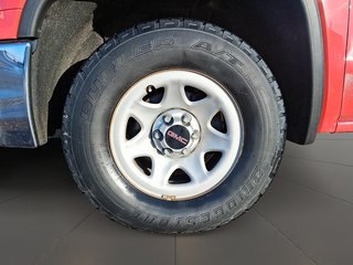 2017 GMC Sierra 1500 Reg 4x4 Base / Standard Box in Stratford, Ontario - 6 - w320h240px