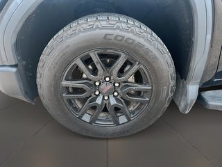 2021 GMC Sierra 1500 Crew Cab 4x4 Base Short Box in Stratford, Ontario - 6 - w320h240px