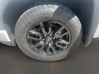 2023 GMC Sierra 1500 Crew Cab 4x4 PRO Standard Box in Stratford, Ontario - 6 - w320h240px