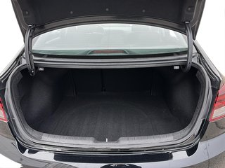 2020  Elantra Sedan Preferred IVT in Stratford, Ontario - 6 - w320h240px