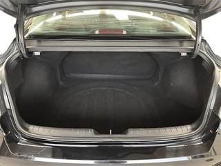 2023 Hyundai Elantra Sedan Preferred IVT in Stratford, Ontario - 6 - w320h240px