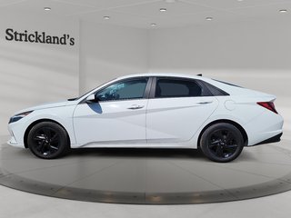 2023 Hyundai Elantra Sedan Preferred IVT in Stratford, Ontario - 5 - w320h240px