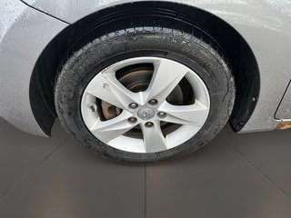 2013 Hyundai Elantra L at in Stratford, Ontario - 6 - w320h240px