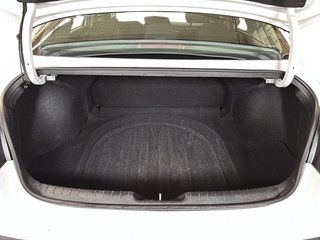 2024 Hyundai Elantra Preferred IVT w/Tech Pkg in Stratford, Ontario - 6 - w320h240px