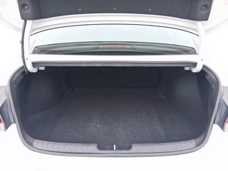 2025 Hyundai Elantra Preferred IVT in Stratford, Ontario - 6 - w320h240px