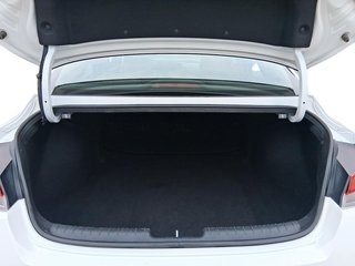 2025 Hyundai Elantra Preferred IVT in Stratford, Ontario - 6 - w320h240px