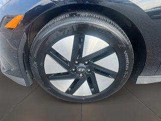 2024 Hyundai Ioniq 6 Preferred AWD Long Range in Stratford, Ontario - 6 - w320h240px