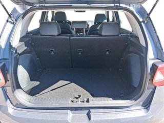 2023 Hyundai Venue FWD Ultimate w/ Black Interior in Stratford, Ontario - 6 - w320h240px