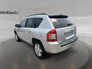 2010 Jeep Compass Sport 4D Utility in Stratford, Ontario - 4 - w320h240px