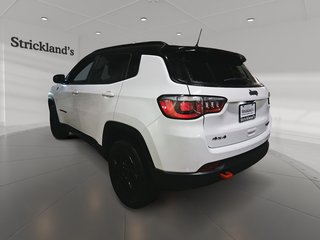 2023 Jeep Compass 4x4 Trailhawk in Stratford, Ontario - 4 - w320h240px