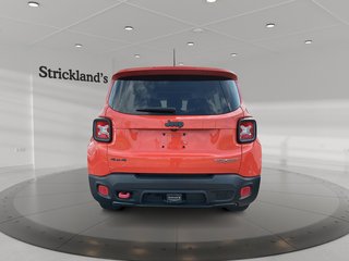 2017 Jeep Renegade 4x4 Trailhawk in Stratford, Ontario - 3 - w320h240px