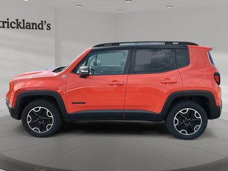 2017 Jeep Renegade 4x4 Trailhawk in Stratford, Ontario - 5 - w320h240px