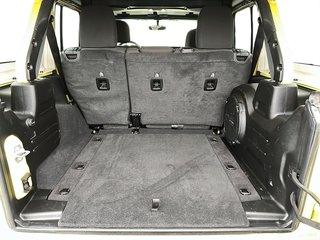 2023 Jeep Wrangler Unlimited Sahara in Stratford, Ontario - 6 - w320h240px