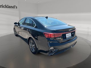 2022 Kia Forte Sedan EX IVT in Stratford, Ontario - 4 - w320h240px