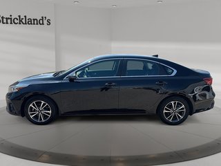 2022 Kia Forte Sedan EX IVT in Stratford, Ontario - 5 - w320h240px