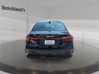 2022 Kia Forte Sedan EX IVT in Stratford, Ontario - 3 - w320h240px