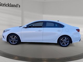 2022 Kia Forte Sedan EX IVT in Stratford, Ontario - 5 - w320h240px