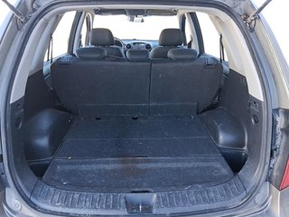 2009 Kia Rondo EX (5-seater) in Stratford, Ontario - 6 - w320h240px