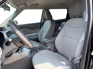 2018 Kia Soul EV Base in Stratford, Ontario - 4 - w320h240px