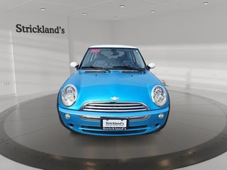 2005 MINI COOPER Classic in Stratford, Ontario - 2 - w320h240px