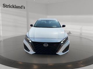 2023 Nissan Altima Sedan 2.5 SR CVT in Stratford, Ontario - 2 - w320h240px