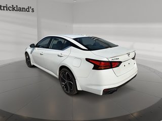 2023 Nissan Altima Sedan 2.5 SR CVT in Stratford, Ontario - 4 - w320h240px