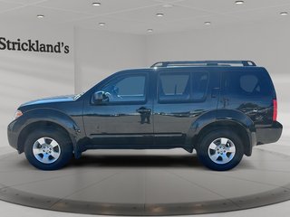 2012 Nissan Pathfinder LE AWD at in Stratford, Ontario - 5 - w320h240px