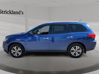 2017 Nissan Pathfinder SV V6 4x4 at in Stratford, Ontario - 5 - w320h240px