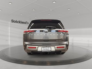 2024 Nissan Pathfinder SV 4WD in Stratford, Ontario - 3 - w320h240px
