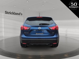 2018  Qashqai S AWD CVT in Stratford, Ontario - 3 - w320h240px