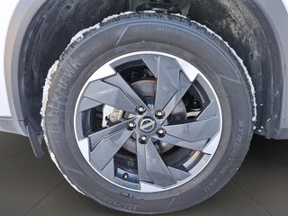 2025 Nissan Rogue AWD SV Moonroof in Stratford, Ontario - 6 - w320h240px