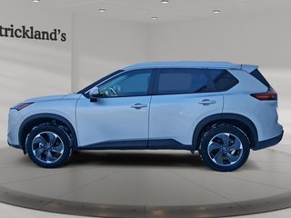 2025 Nissan Rogue AWD SV Moonroof in Stratford, Ontario - 4 - w320h240px