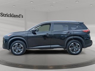 2025 Nissan Rogue AWD SV Moonroof in Stratford, Ontario - 5 - w320h240px