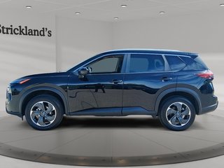 2025 Nissan Rogue AWD SV Moonroof in Stratford, Ontario - 5 - w320h240px